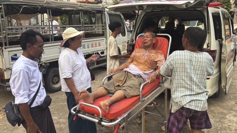 Violentos terremotos Rock Tailandia y Myanmar