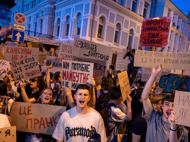 Votos en el Parlamento de Ucrania para restaurar las agencias anti -corrupción después de las protestas | Noticias de la guerra rusa-Ucrania