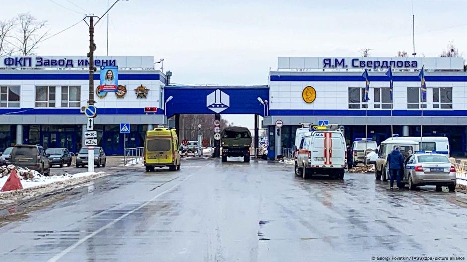 Kyiv says ammo plant hit deep inside Russia – DW – 10/06/2025